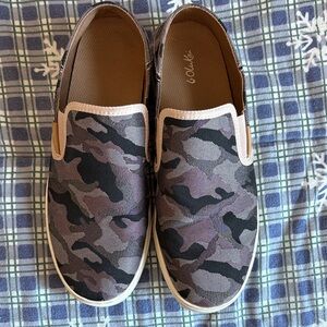 WOMEN'S CAMO SLIP-ON SNEAKERS - Neutral Camouflage
